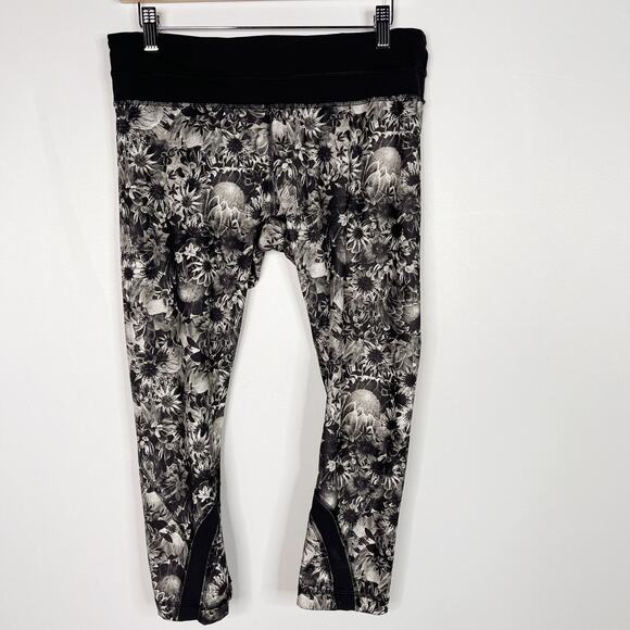 Lululemon Womens 8 Black White Run Inspire Crop II All Luxtreme Flowabunga - Picture 1 of 9